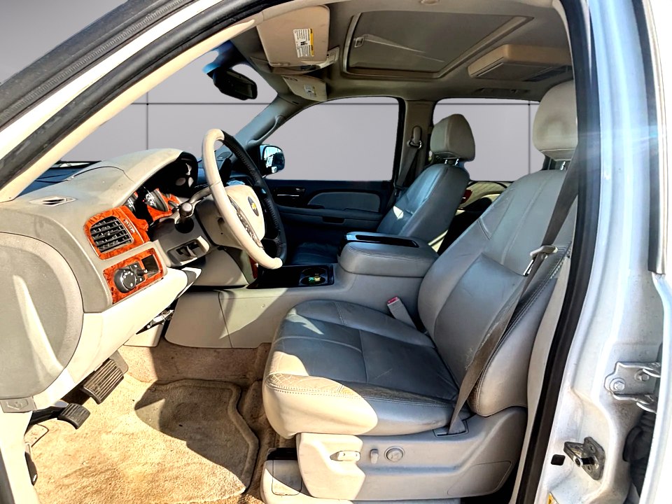 Photo 8 of this CHEVROLET AVALANCHE