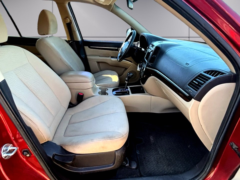 Photo 10 of this HYUNDAI SANTA FE