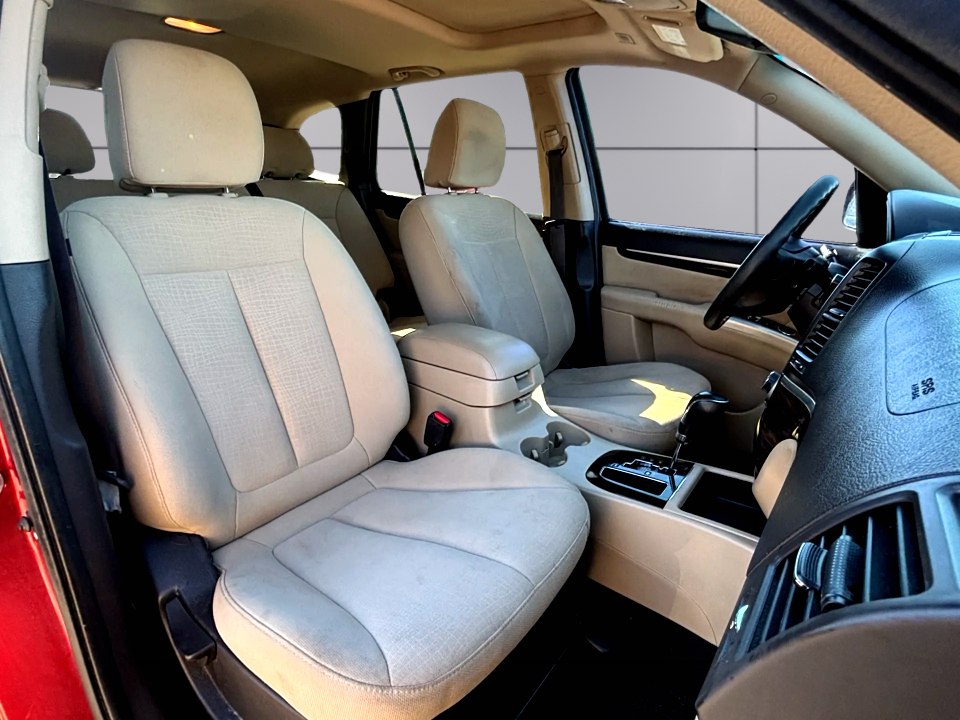 Photo 11 of this HYUNDAI SANTA FE
