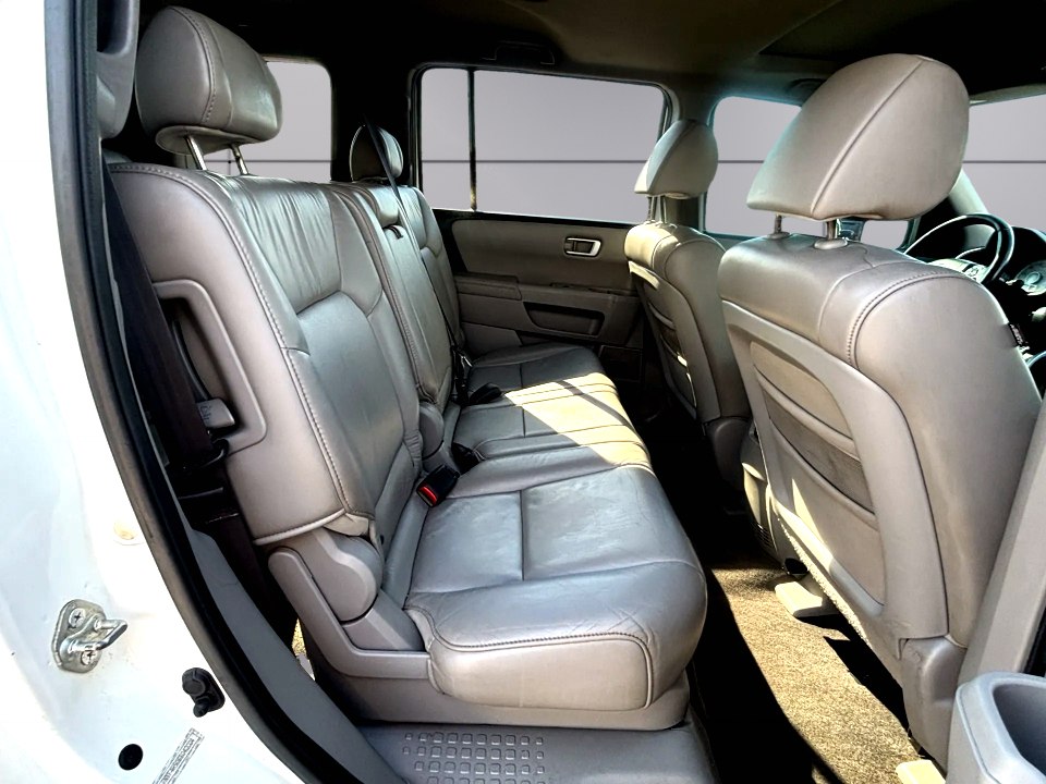 Photo 12 of this HONDA PILOT