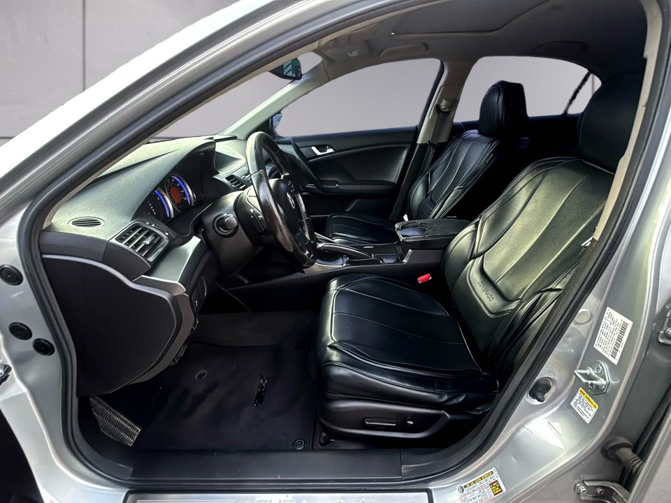 Photo 8 of this ACURA TSX