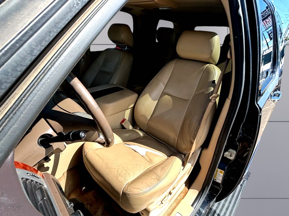 Photo 9 of this CHEVROLET TAHOE