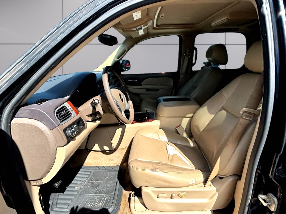 Photo 8 of this CHEVROLET TAHOE