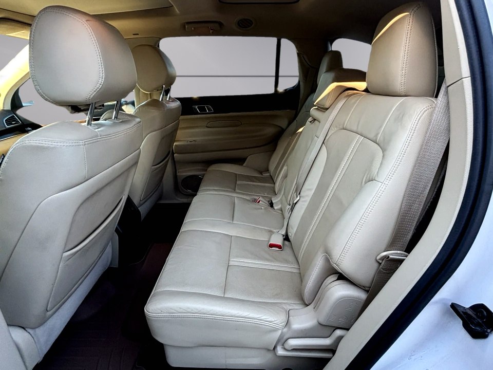 Photo 13 of this LINCOLN MKT