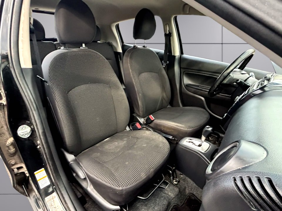 Photo 11 of this MITSUBISHI MIRAGE
