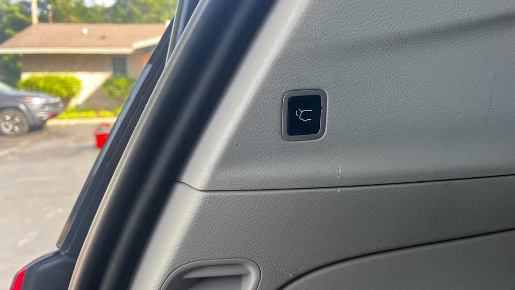 Photo 49 of this CHRYSLER PACIFICA