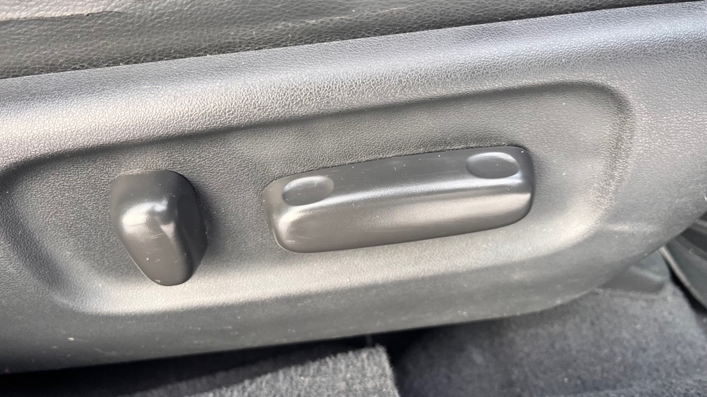 Photo 21 of this TOYOTA AVALON