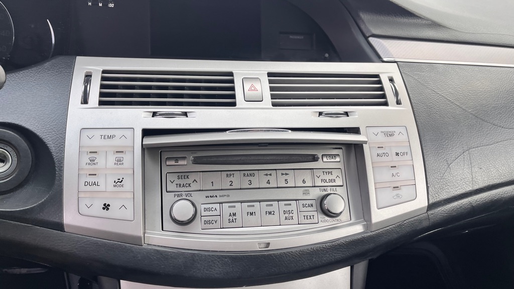 Photo 13 of this TOYOTA AVALON