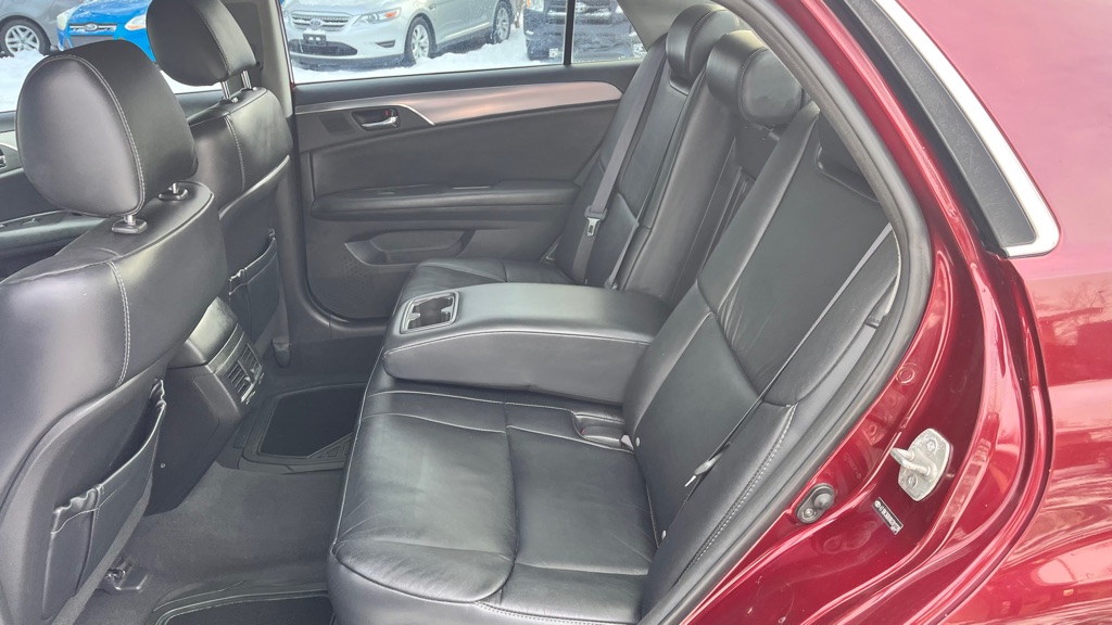 Photo 32 of this TOYOTA AVALON