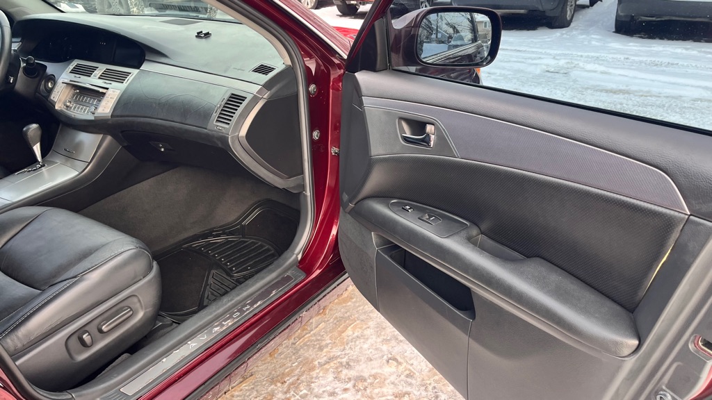 Photo 18 of this TOYOTA AVALON