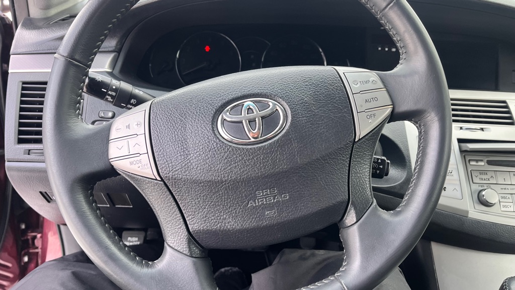 Photo 12 of this TOYOTA AVALON