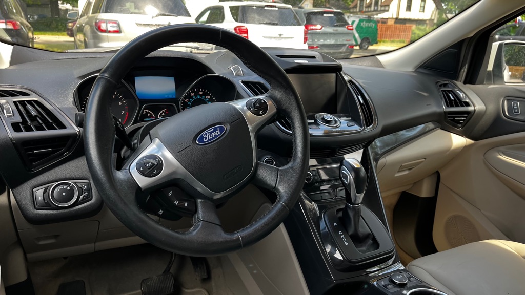Photo 30 of this FORD ESCAPE