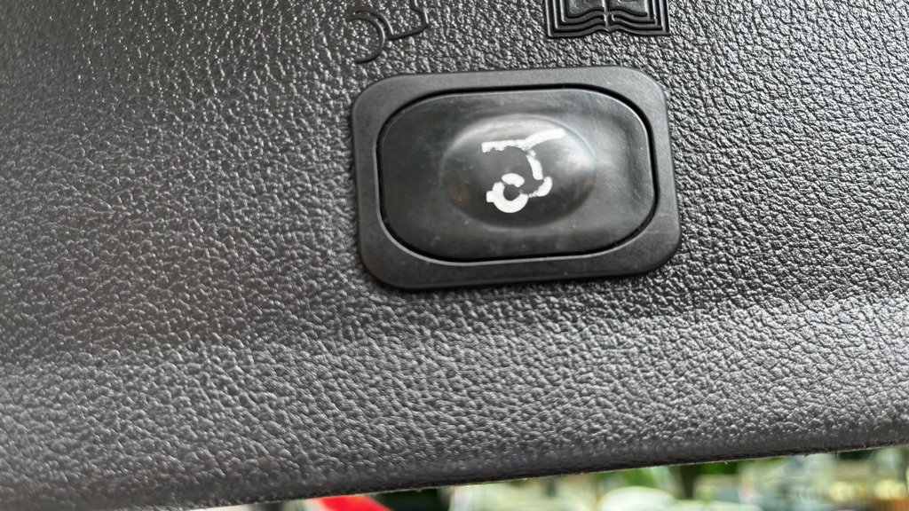 Photo 35 of this FORD ESCAPE