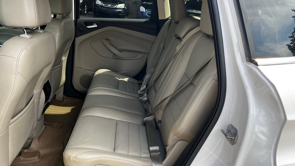 Photo 34 of this FORD ESCAPE
