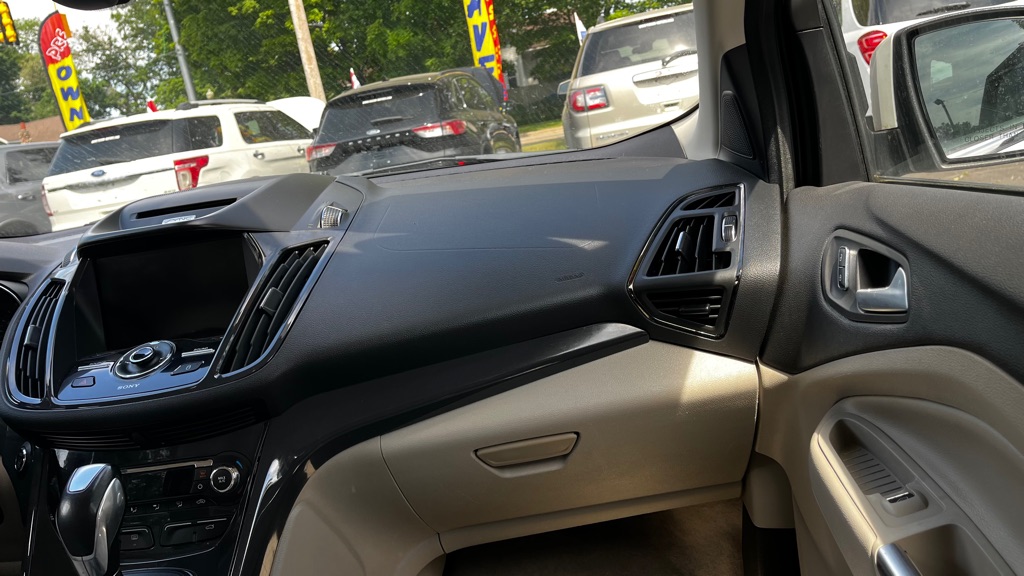 Photo 37 of this FORD ESCAPE