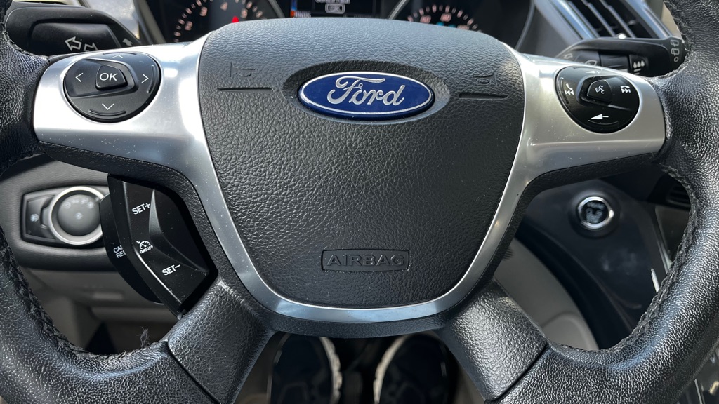 Photo 17 of this FORD ESCAPE