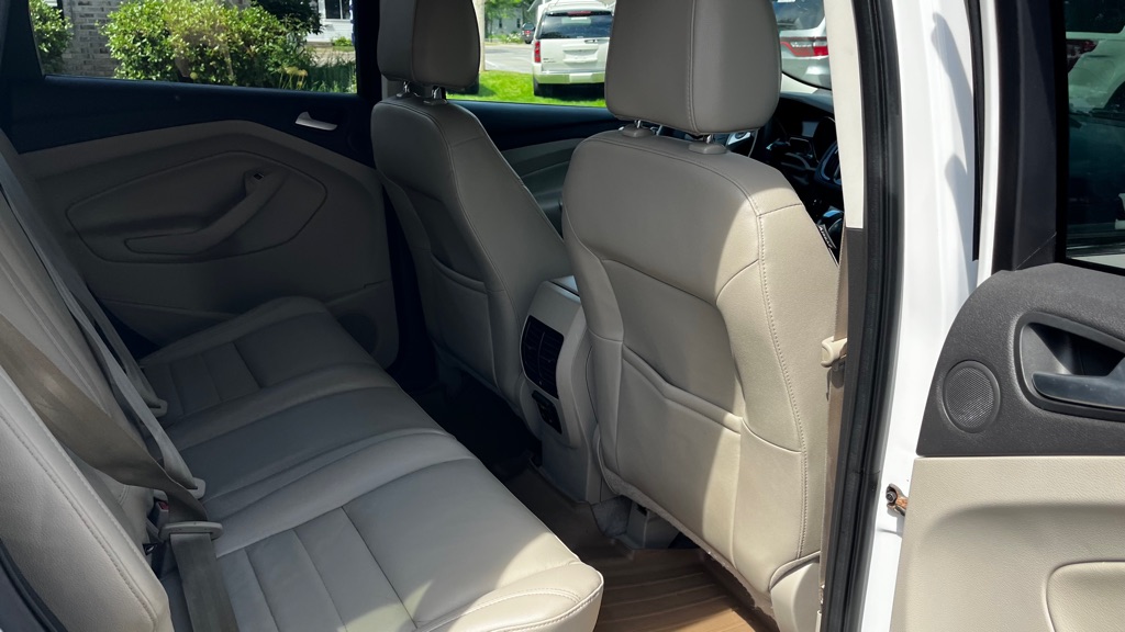 Photo 41 of this FORD ESCAPE
