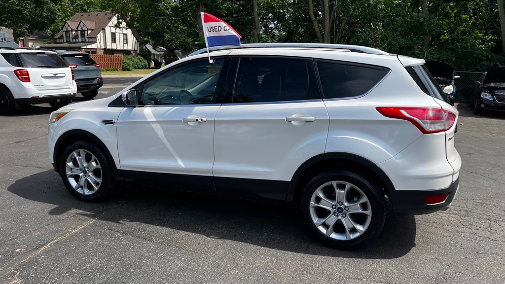 Photo 4 of this FORD ESCAPE