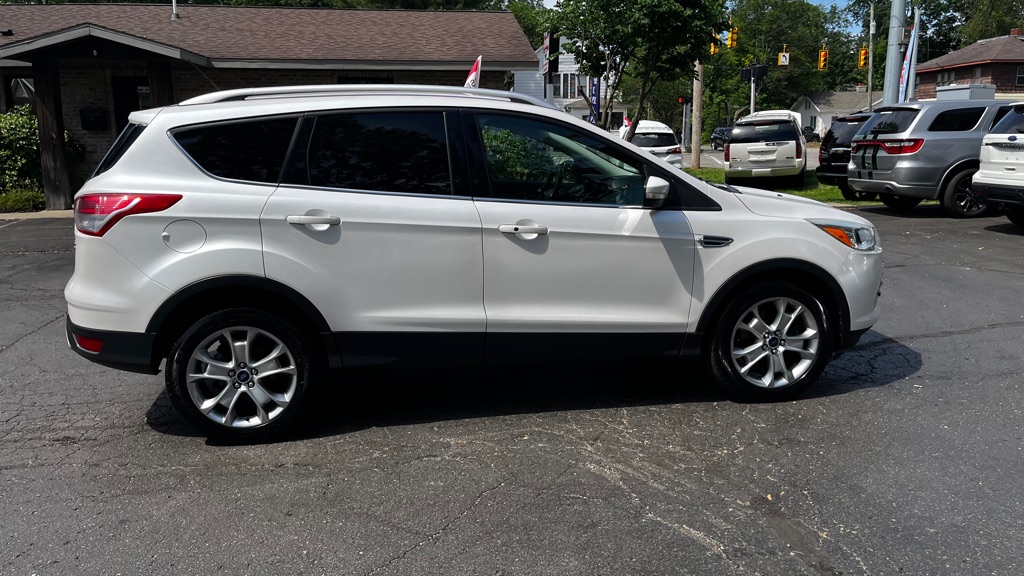 Photo 10 of this FORD ESCAPE