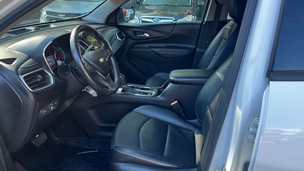 Photo 26 of this CHEVROLET EQUINOX