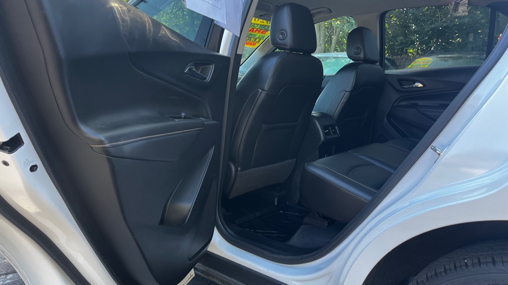 Photo 36 of this CHEVROLET EQUINOX
