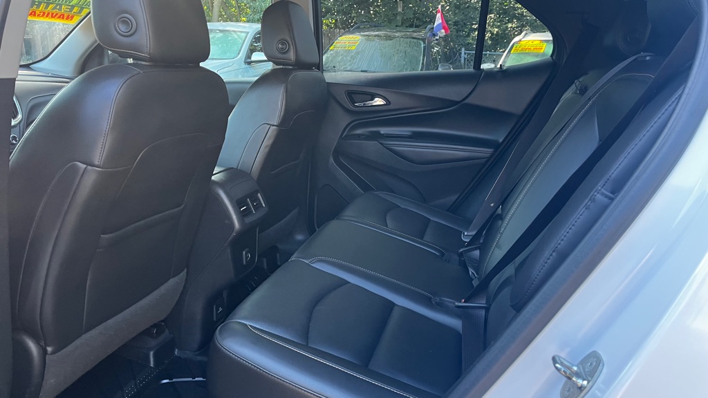 Photo 35 of this CHEVROLET EQUINOX