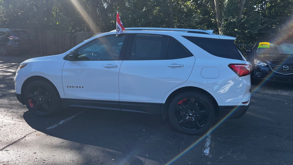 Photo 3 of this CHEVROLET EQUINOX