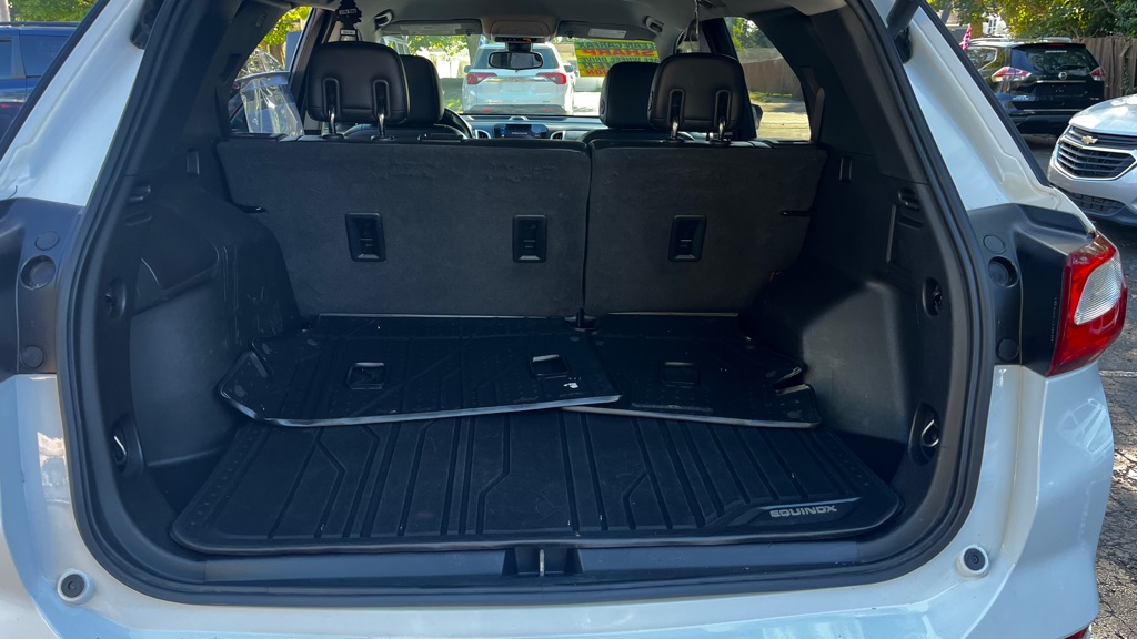 Photo 48 of this CHEVROLET EQUINOX