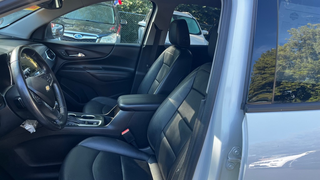 Photo 27 of this CHEVROLET EQUINOX