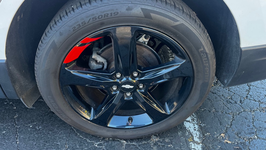 Photo 56 of this CHEVROLET EQUINOX