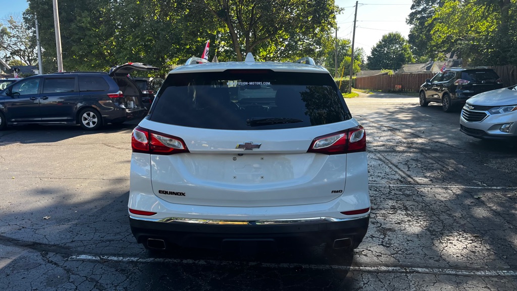 Photo 5 of this CHEVROLET EQUINOX
