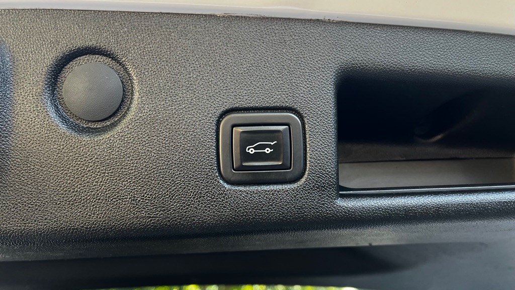Photo 47 of this CHEVROLET EQUINOX