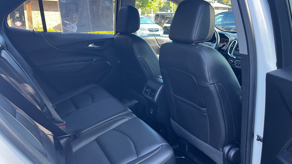 Photo 44 of this CHEVROLET EQUINOX