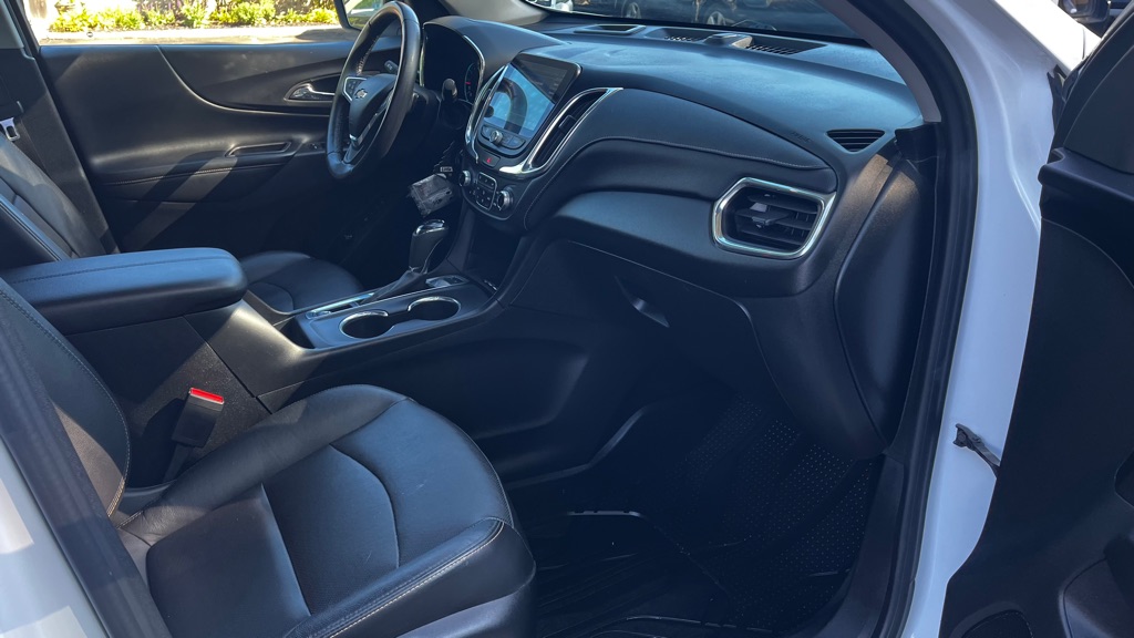 Photo 31 of this CHEVROLET EQUINOX