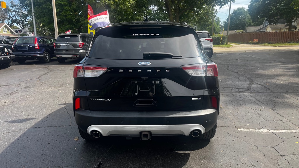 Photo 6 of this FORD ESCAPE