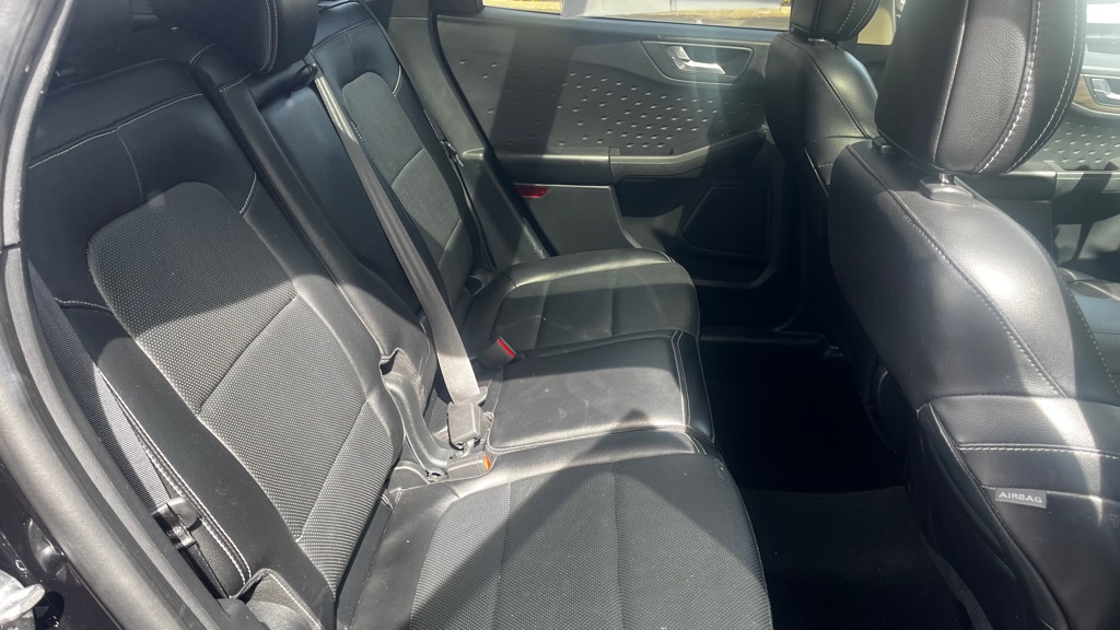 Photo 50 of this FORD ESCAPE