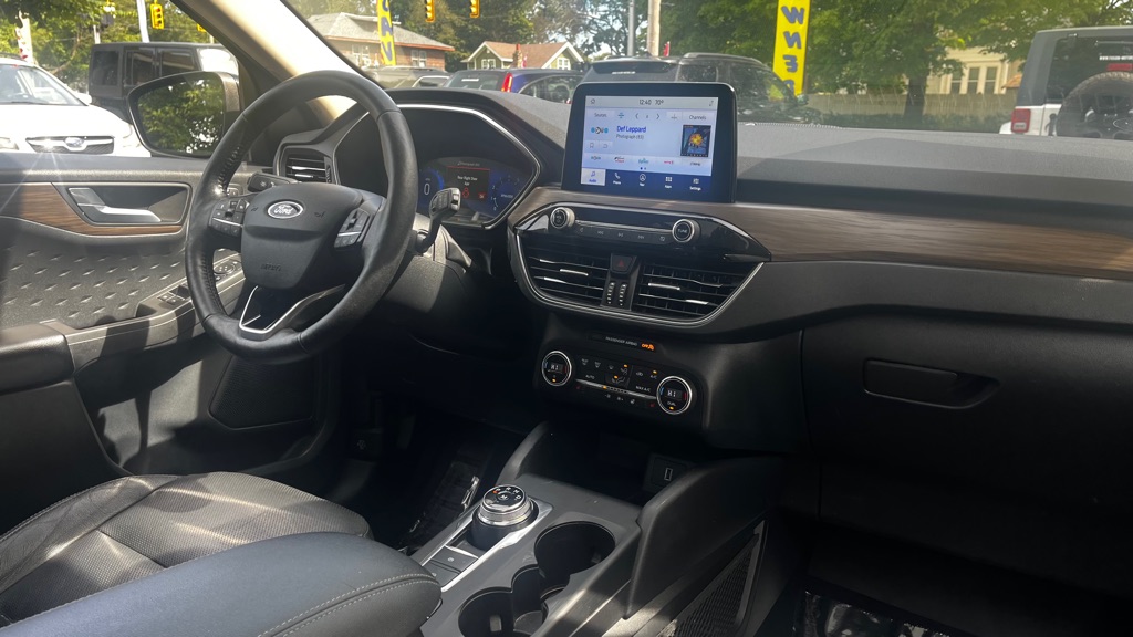 Photo 46 of this FORD ESCAPE