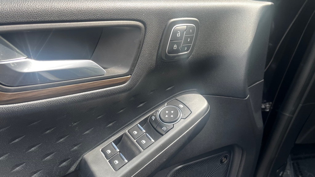 Photo 29 of this FORD ESCAPE