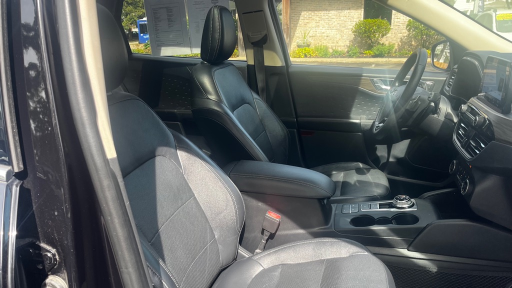 Photo 38 of this FORD ESCAPE