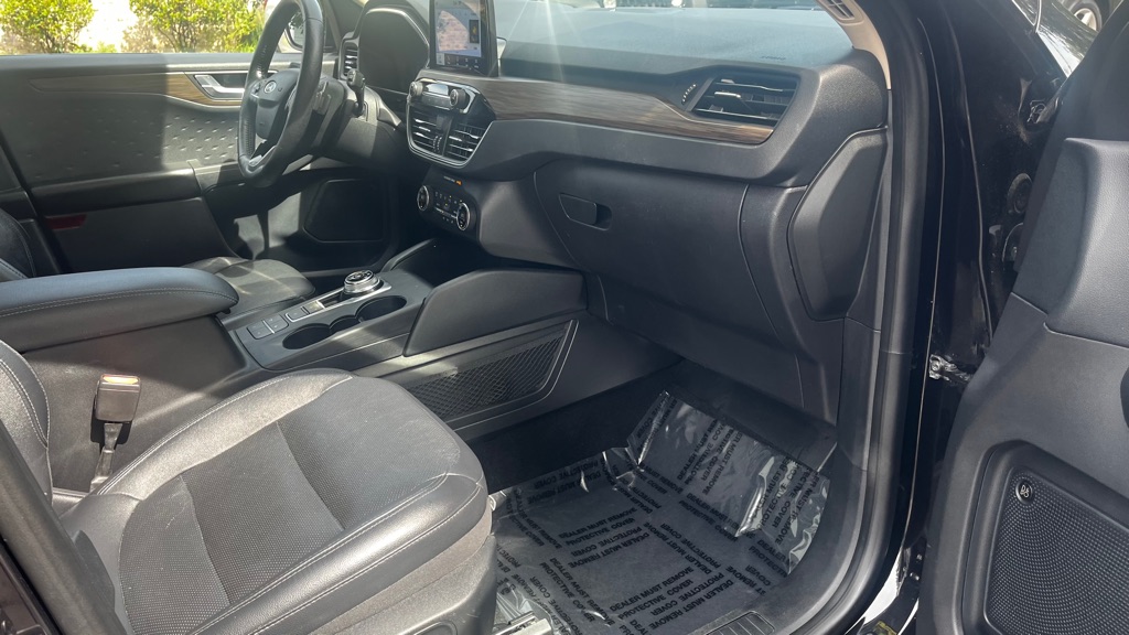 Photo 36 of this FORD ESCAPE