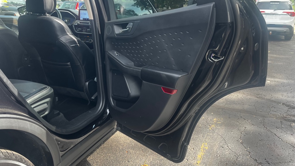 Photo 48 of this FORD ESCAPE