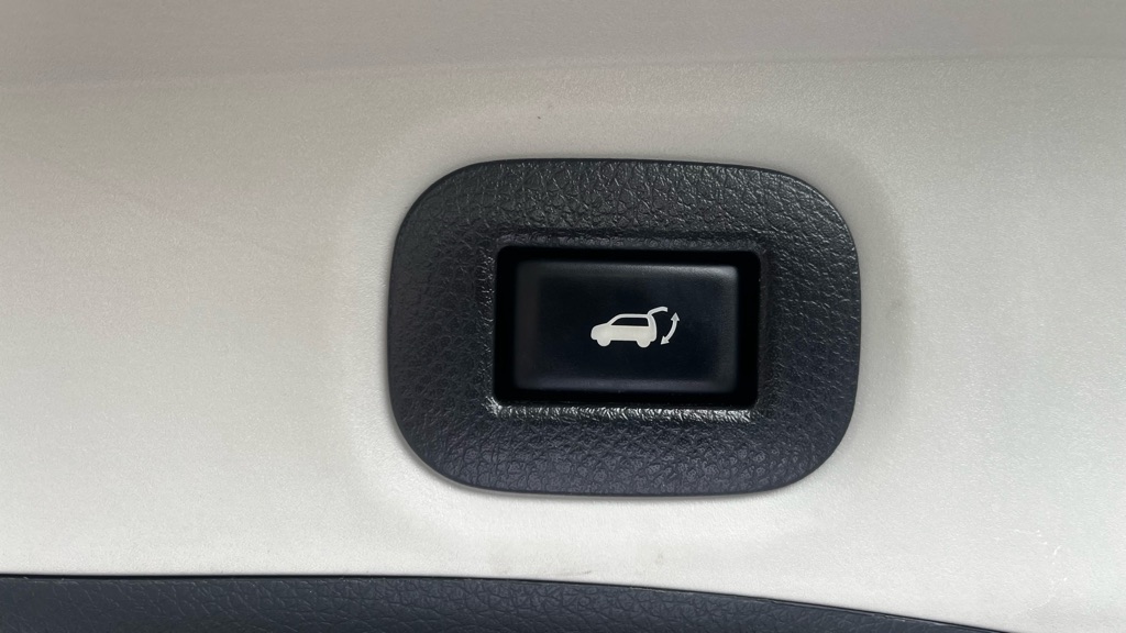 Photo 50 of this NISSAN ROGUE