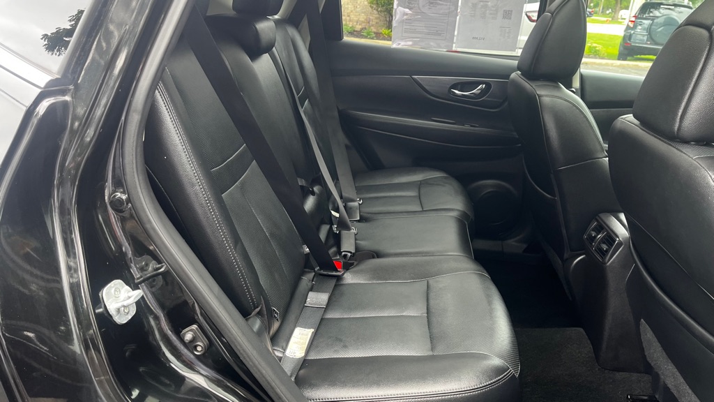 Photo 44 of this NISSAN ROGUE