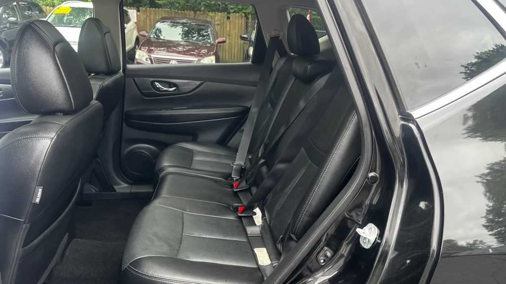 Photo 36 of this NISSAN ROGUE