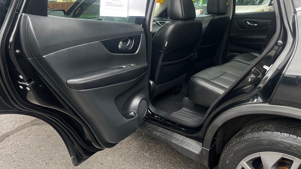 Photo 34 of this NISSAN ROGUE