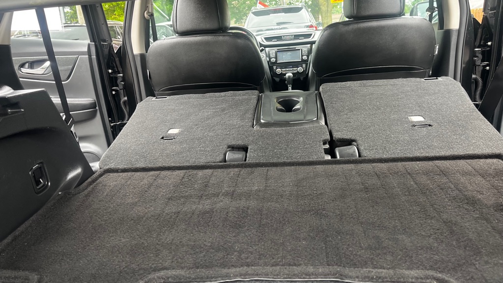 Photo 48 of this NISSAN ROGUE