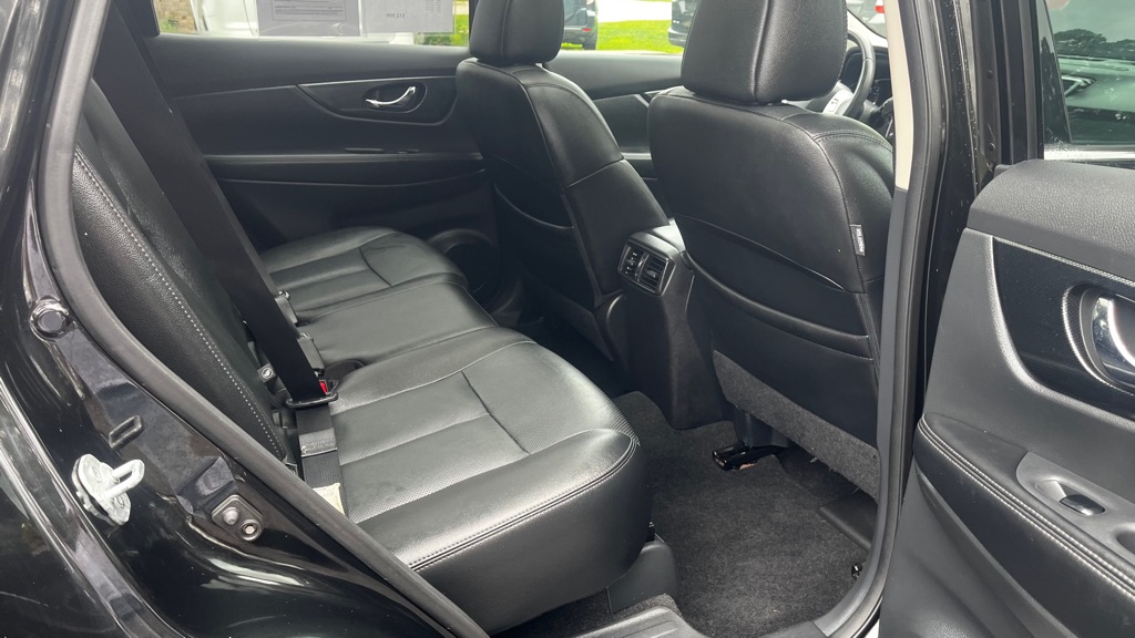 Photo 43 of this NISSAN ROGUE