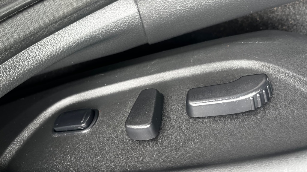 Photo 26 of this NISSAN ROGUE
