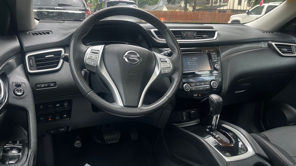 Photo 32 of this NISSAN ROGUE