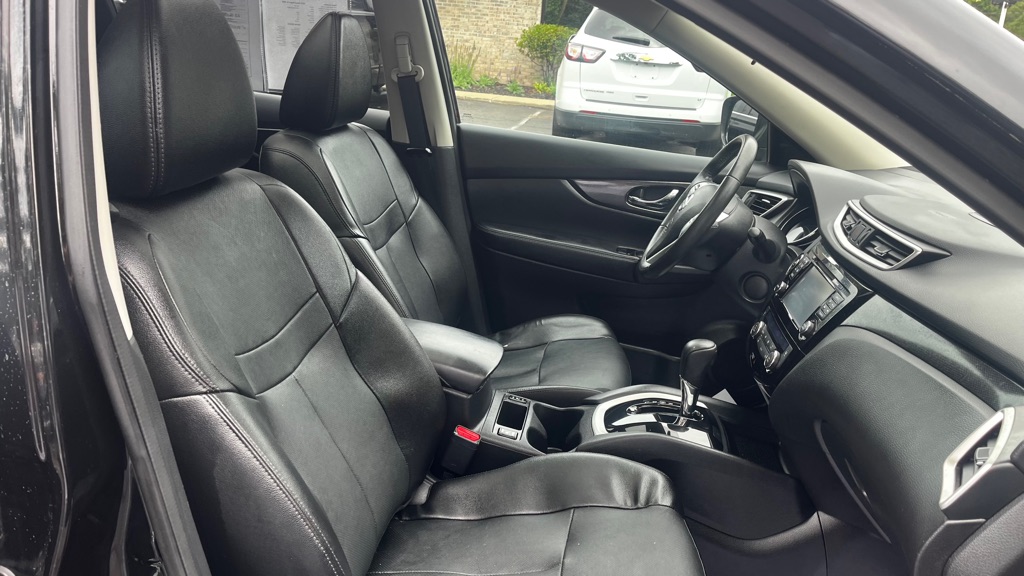 Photo 31 of this NISSAN ROGUE